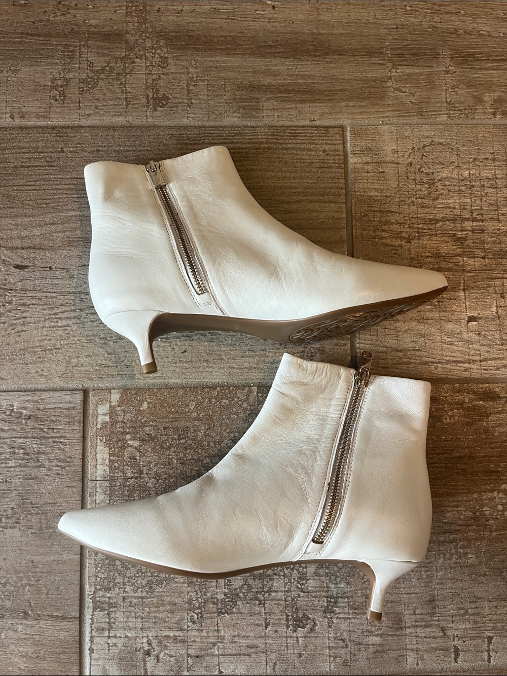 Taryn Rose White Leather Ankle Boots with Kitten Heel 9.5